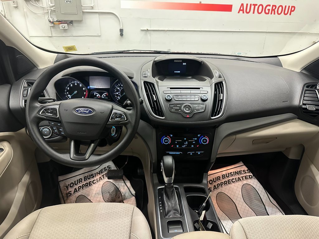 Used 2018 Ford Escape SE image 25