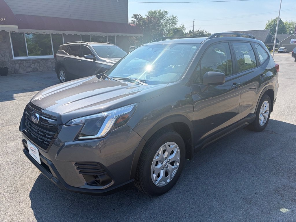Used 2023 Subaru Forester AWD/4WD image 3
