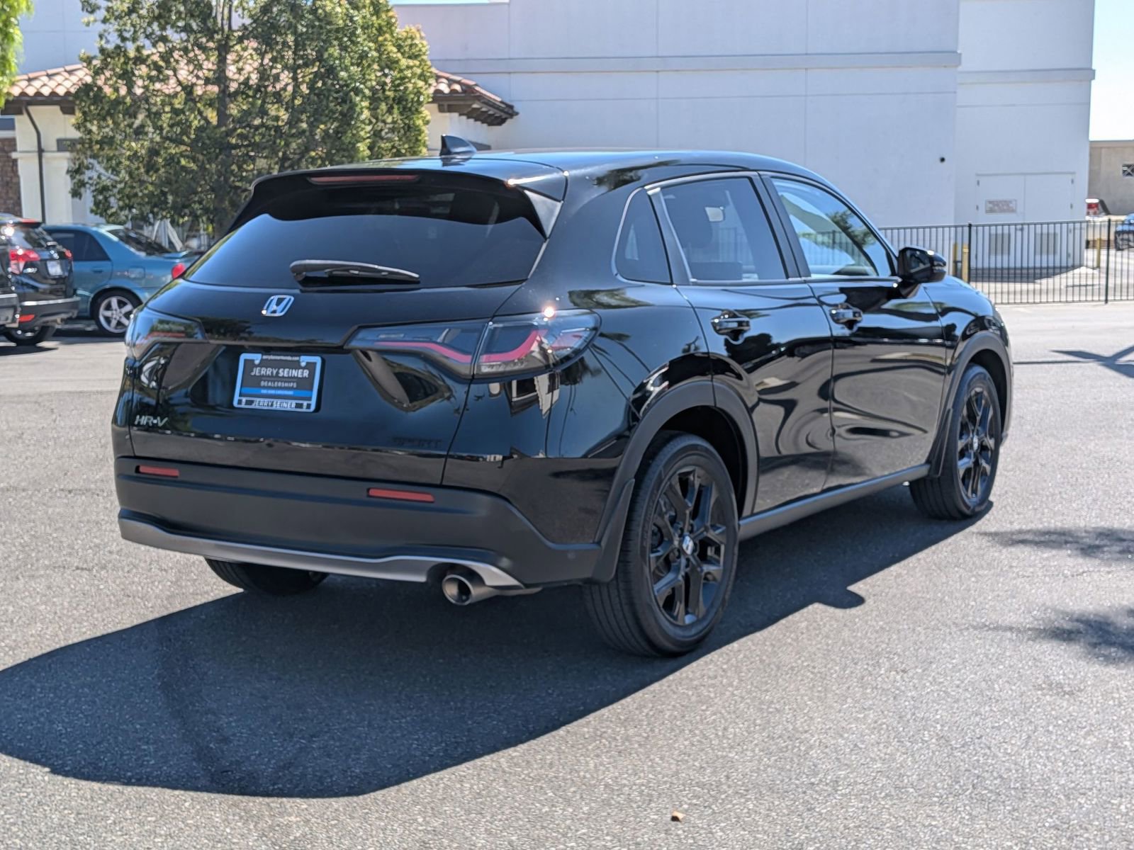 Used 2023 Honda HR-V Sport image 5