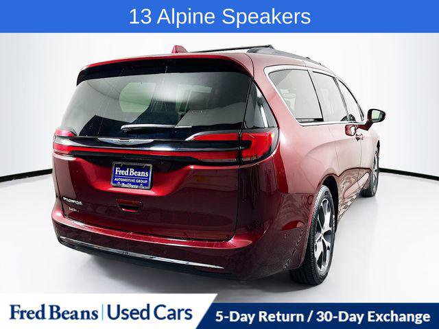 Certified 2022 Chrysler Pacifica Touring-L w/ Uconnect Theater Family Group image 8