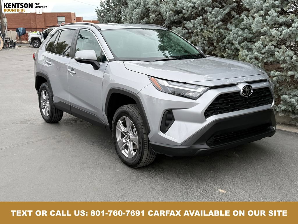 Used 2025 Toyota RAV4 XLE image 12