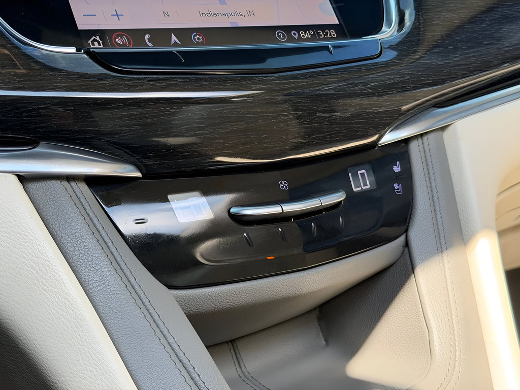 Used 2020 Cadillac XT6 Premium Luxury FWD image 53