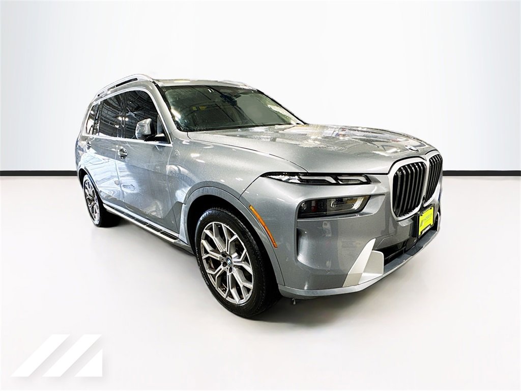 Used 2024 BMW X7 xDrive40i w/ Premium Package image 3