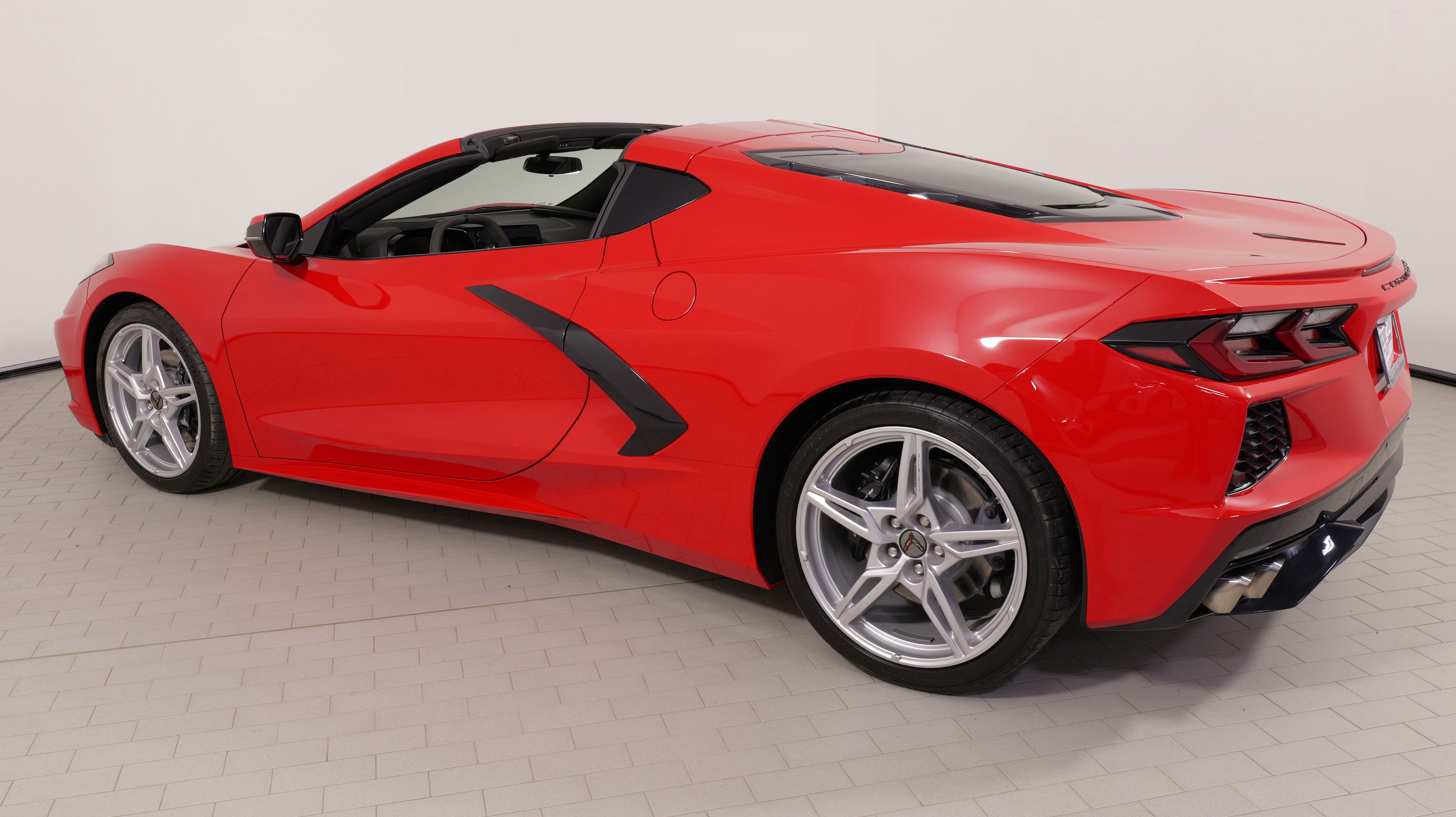 Used 2022 Chevrolet Corvette Stingray Coupe w/ 1LT image 15