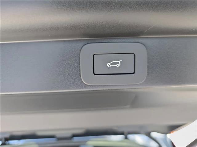 New 2025 Land Rover Range Rover SE image 13