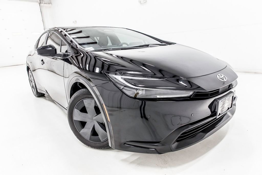 Used 2023 Toyota Prius LE image 10