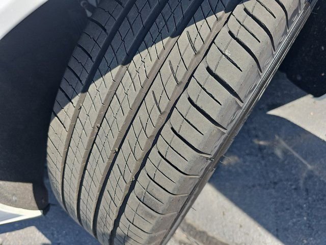 Used 2025 Cadillac XT6 Premium Luxury w/ LPO, Floor Liner Package image 35