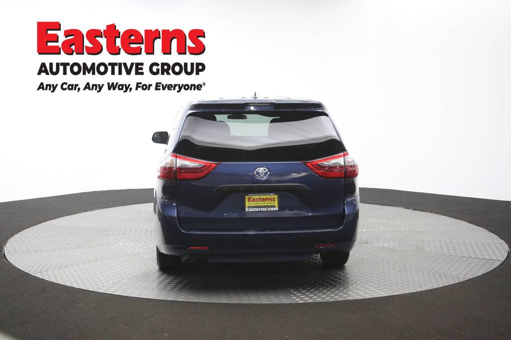Used 2020 Toyota Sienna L FWD image 38