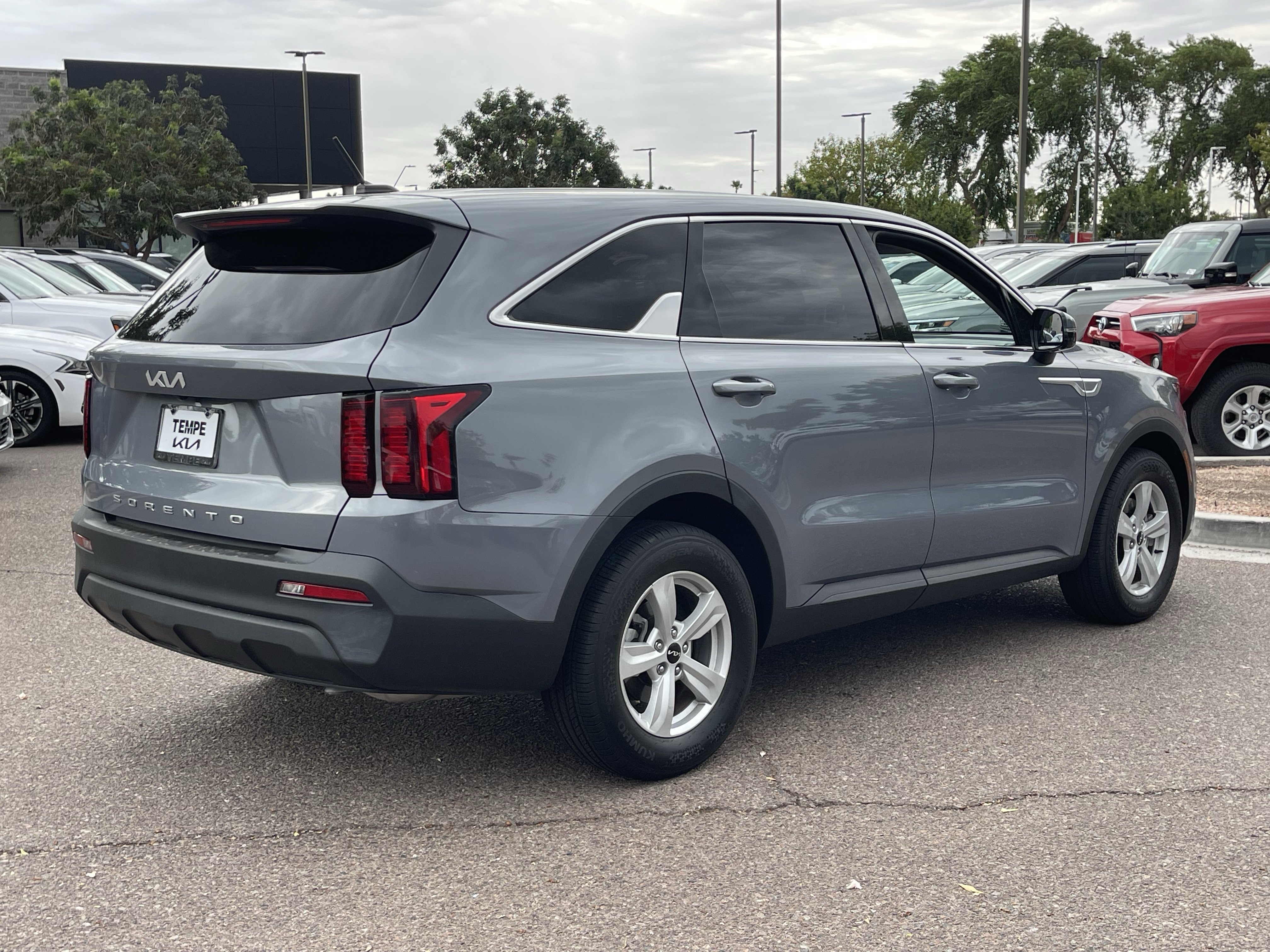 Certified 2022 Kia Sorento LX FWD image 5