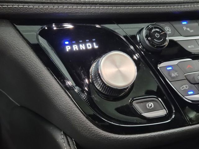 Used 2025 Chrysler Pacifica Limited FWD image 29