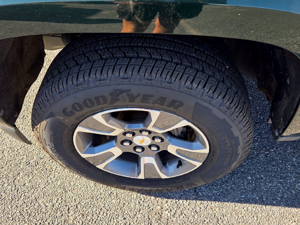 Used 2015 Chevrolet Colorado Z71 AWD/4WD image 16