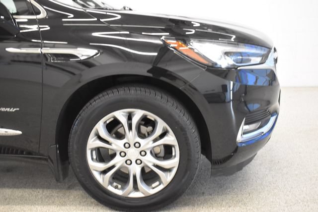 Used 2020 Buick Enclave Avenir w/ Avenir Technology Package AWD/4WD image 13