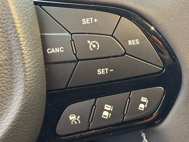 New 2026 Chrysler Pacifica Select image 18