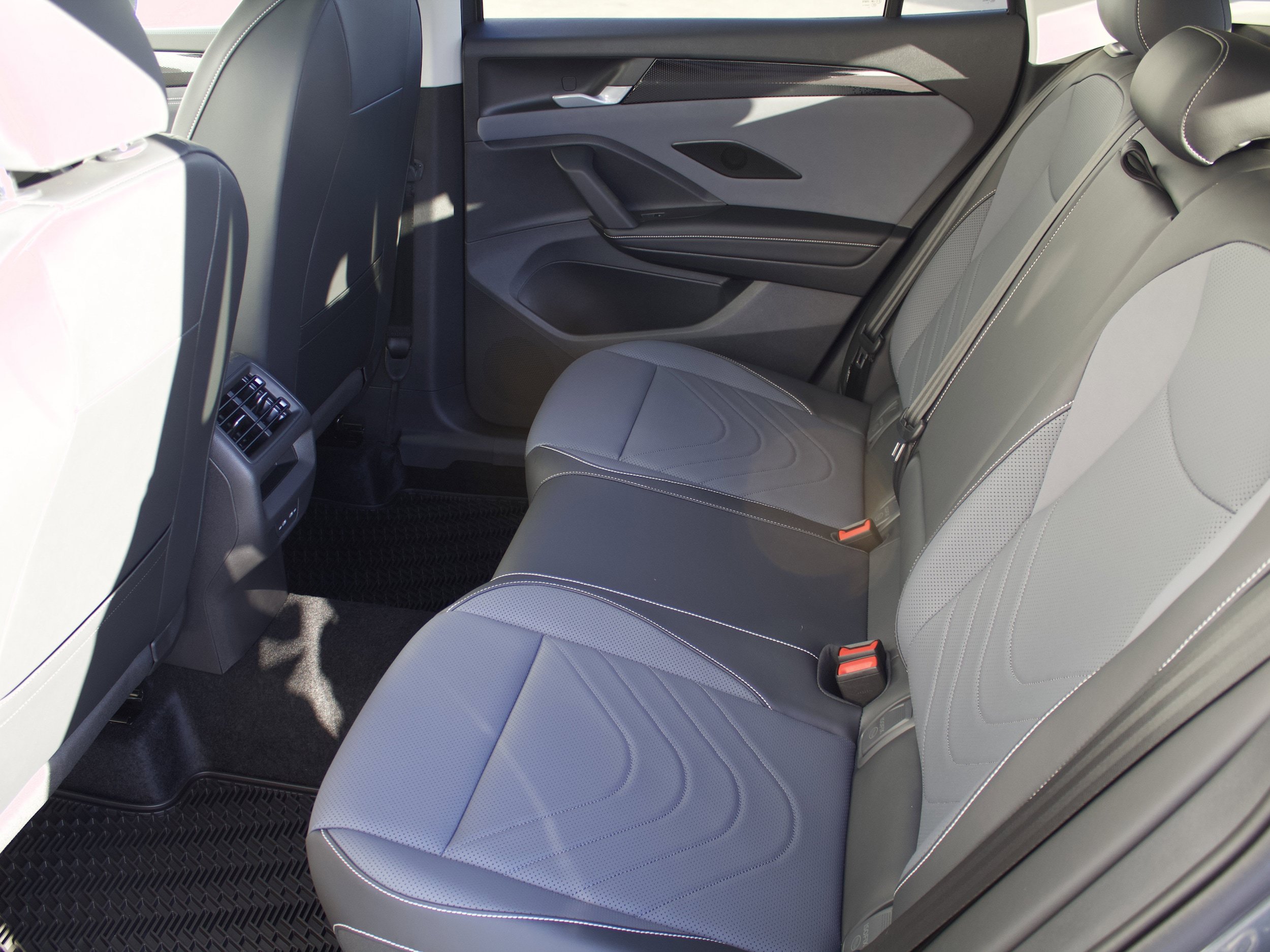 New 2026 Volkswagen Tiguan SE AWD/4WD image 28