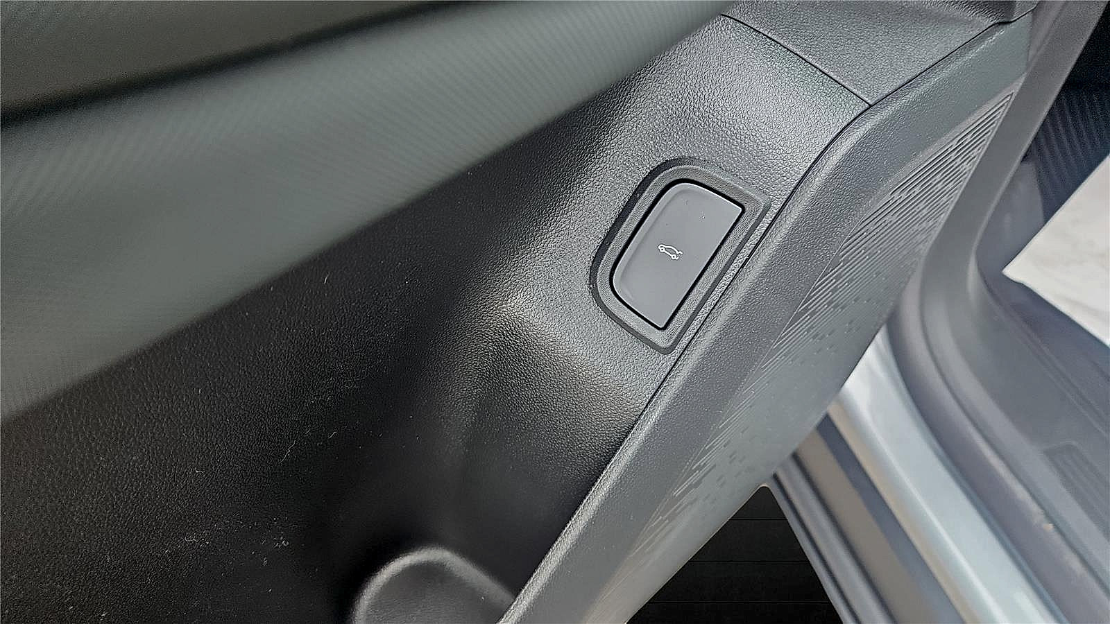 New 2026 GMC Terrain AT4 w/ LPO, Floor Liner Package AWD/4WD image 33