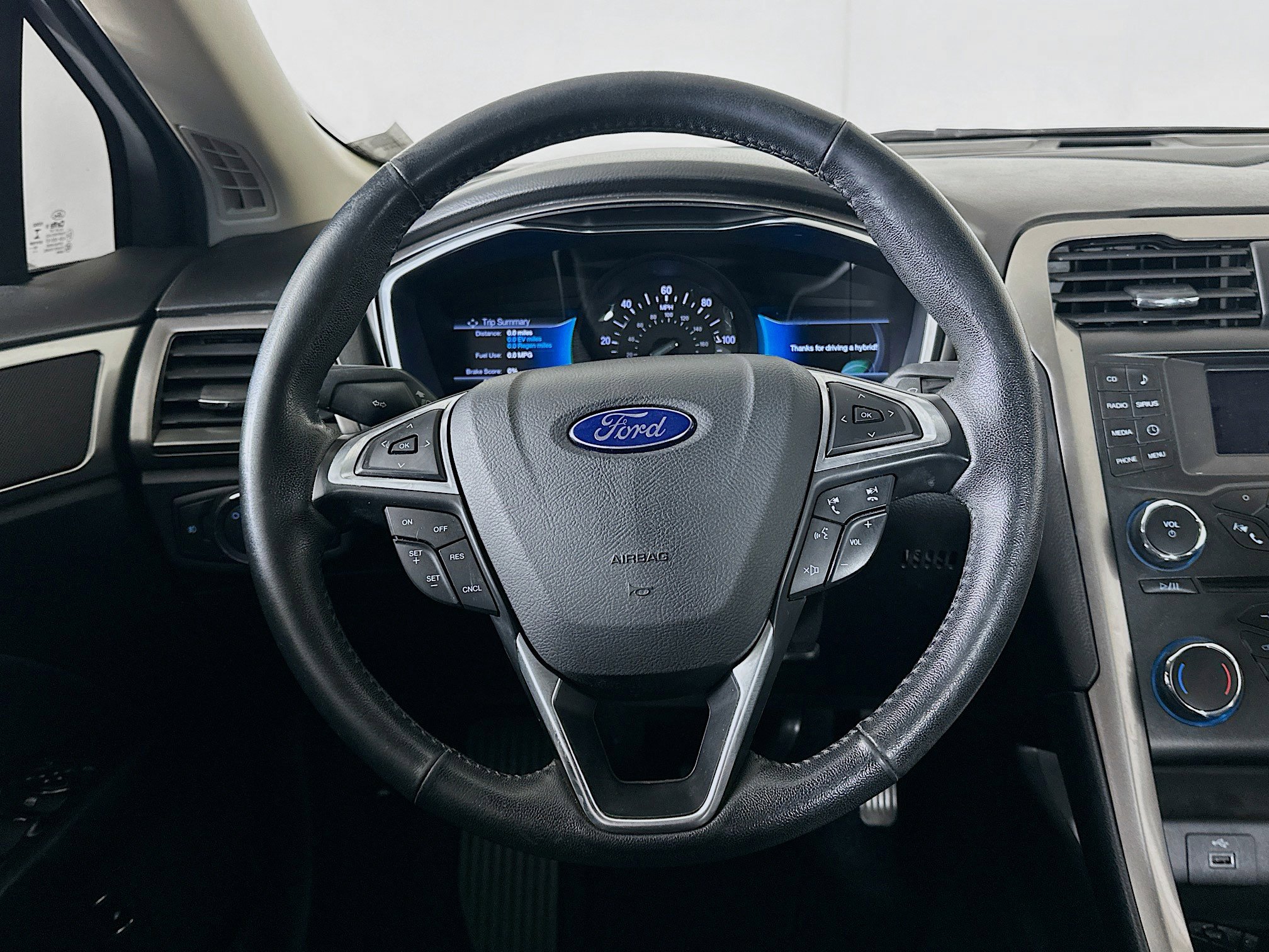 Used 2017 Ford Fusion SE w/ Equipment Group 601A FWD image 17