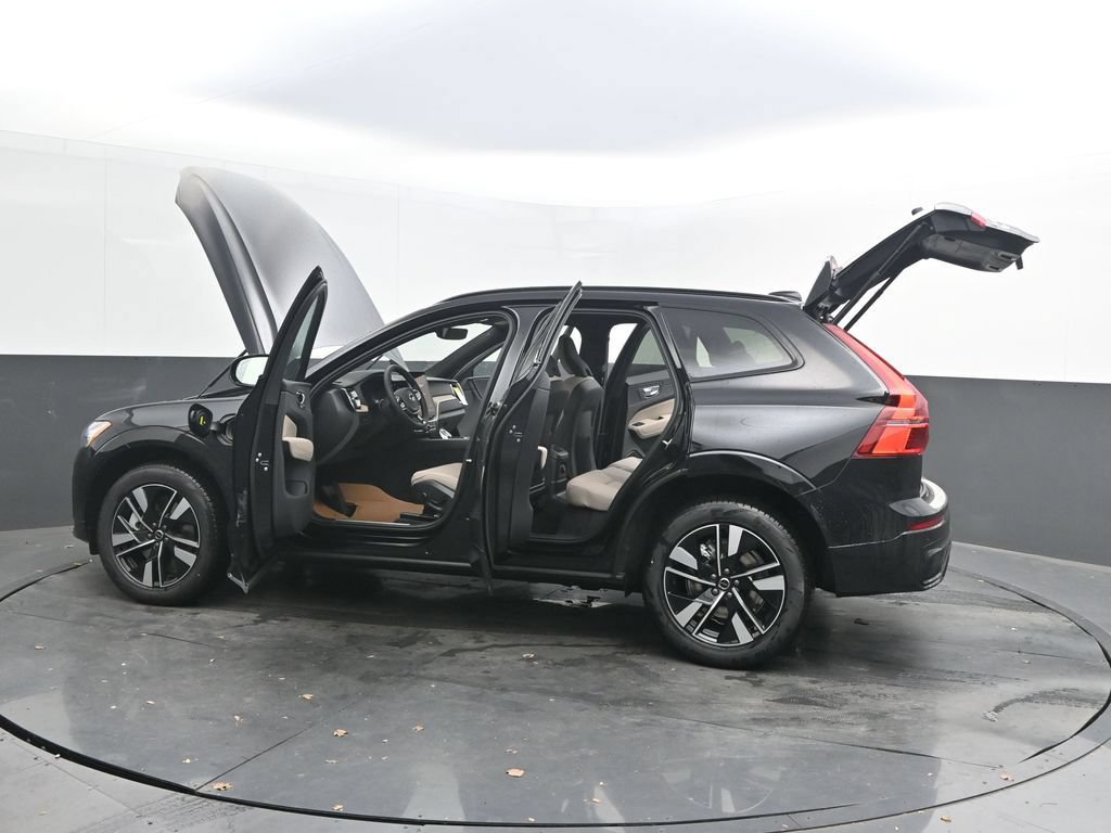 New 2026 Volvo XC60 T8 Core w/ Climate Package AWD/4WD image 39