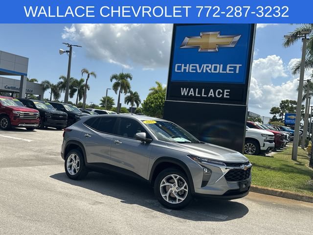 Used 2024 Chevrolet Trax LS w/ LS Convenience Package