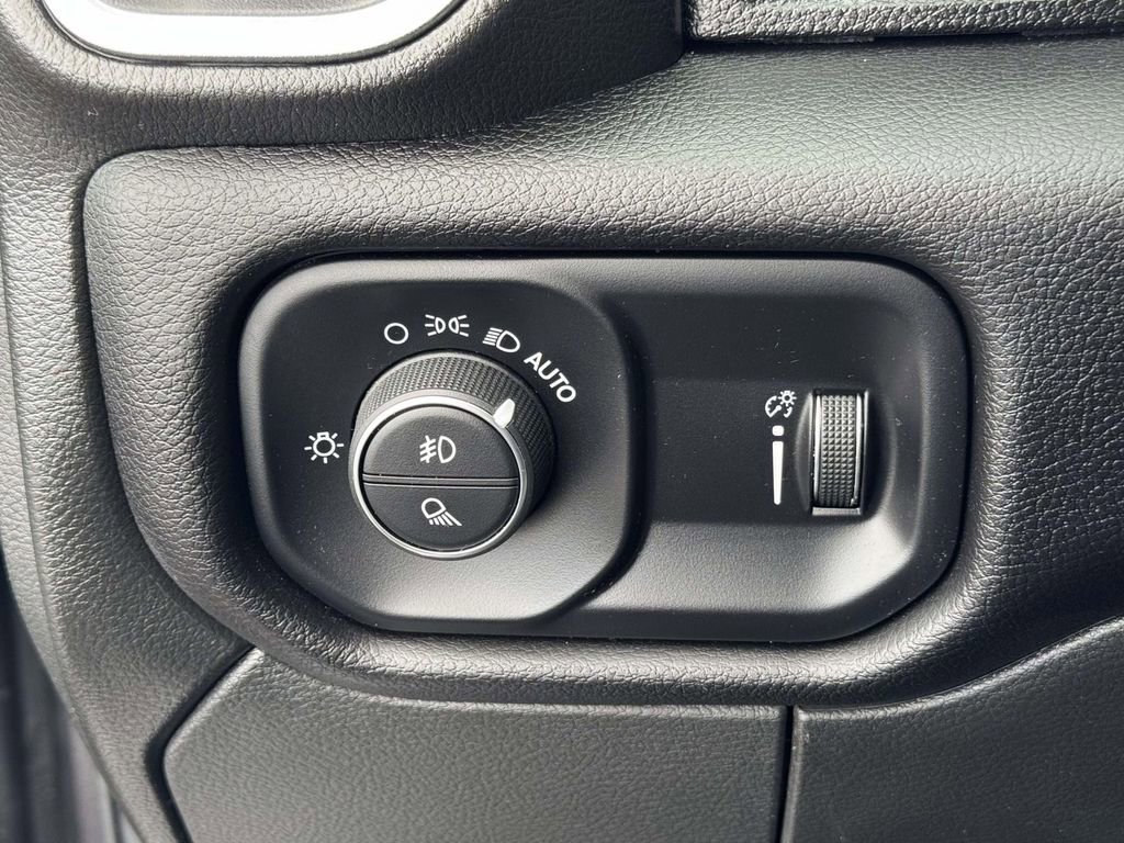 Used 2024 RAM 2500 Big Horn w/ Level 2 Equipment Group AWD/4WD image 28