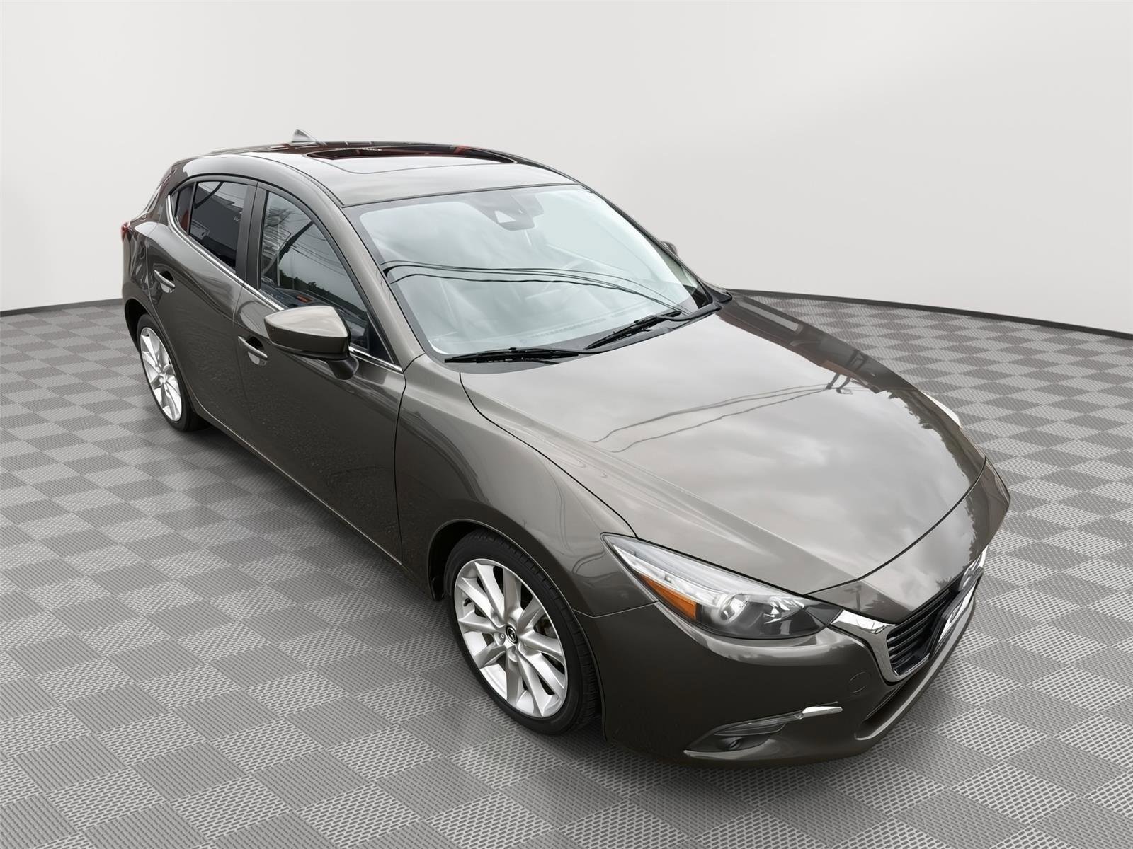 Used 2017 MAZDA MAZDA3 Grand Touring image 5