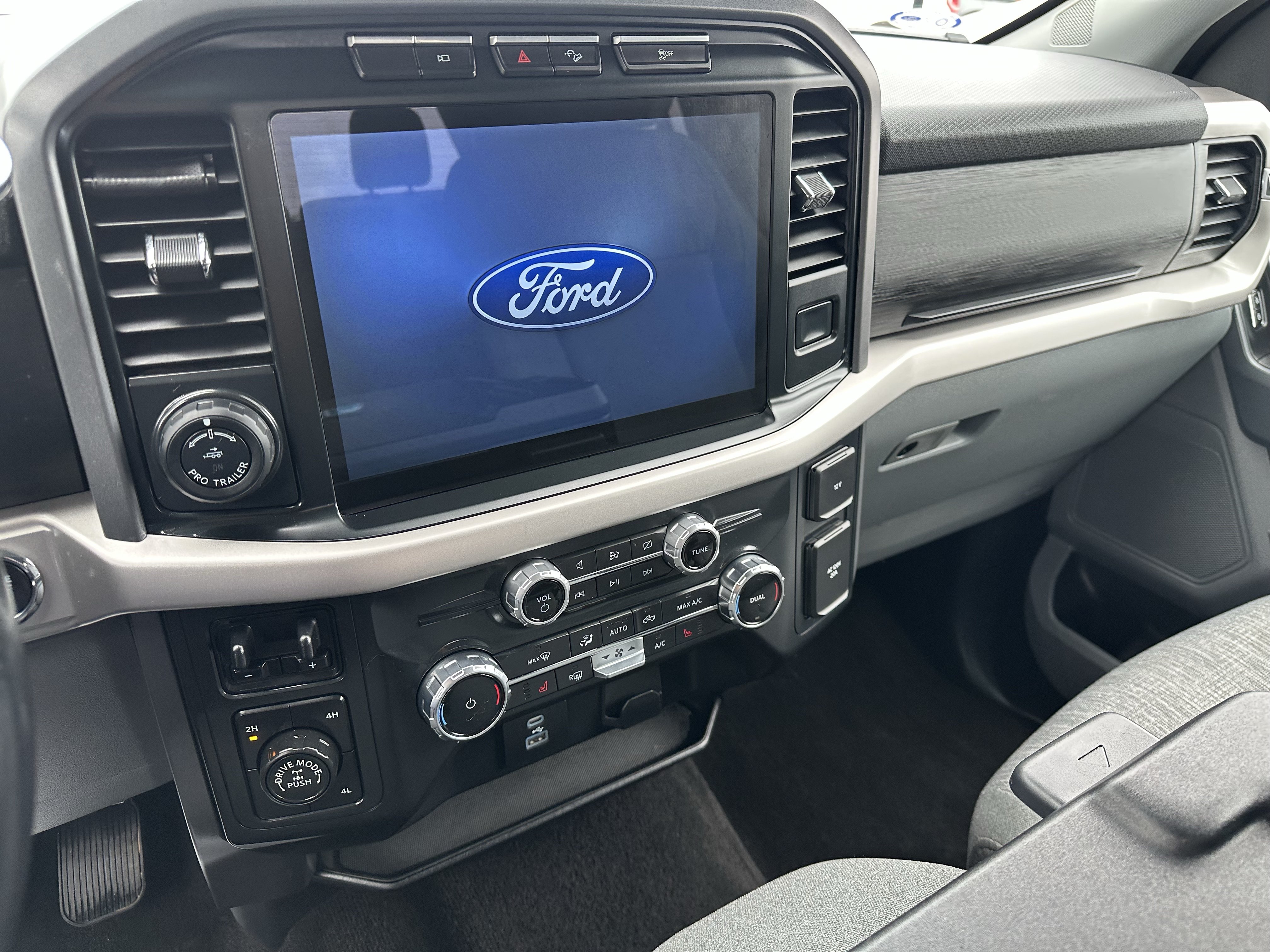 Used 2022 Ford F150 XLT w/ Equipment Group 302A High AWD/4WD image 18