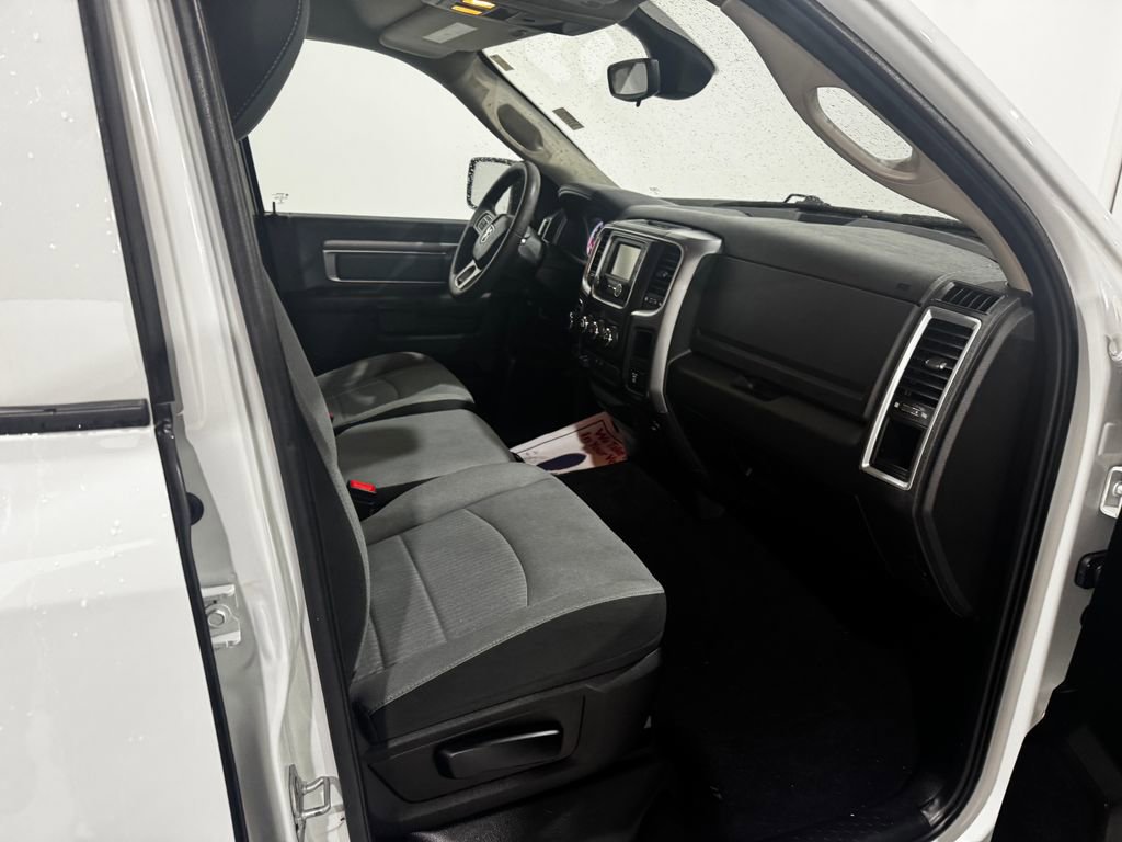 Used 2022 RAM 1500 Classic SLT image 24