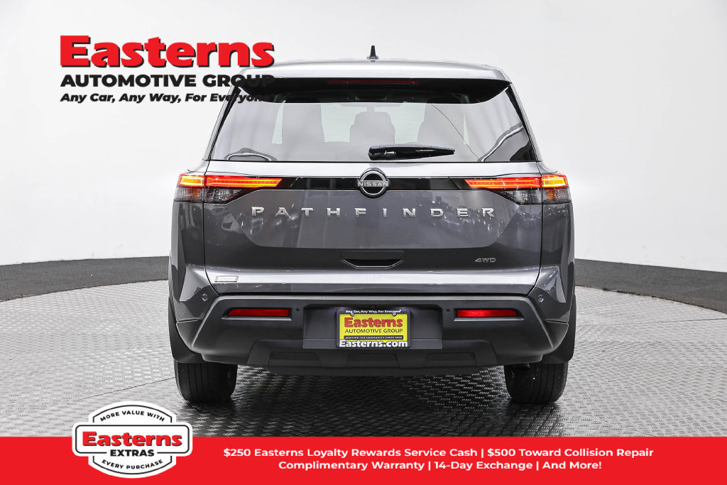 Used 2024 Nissan Pathfinder S AWD/4WD image 7