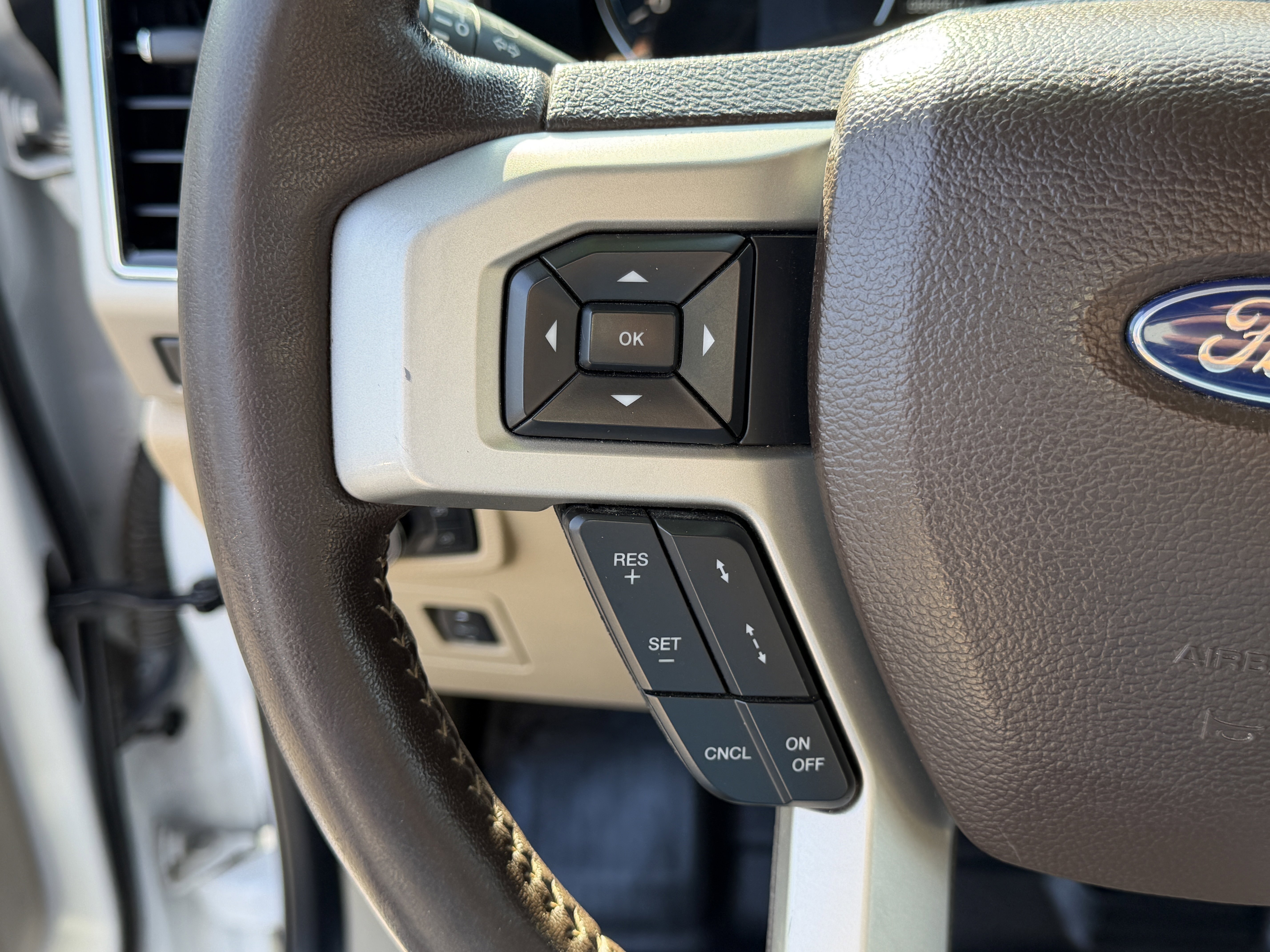 Certified 2019 Ford F150 Lariat w/ Equipment Group 502A Luxury AWD/4WD image 14