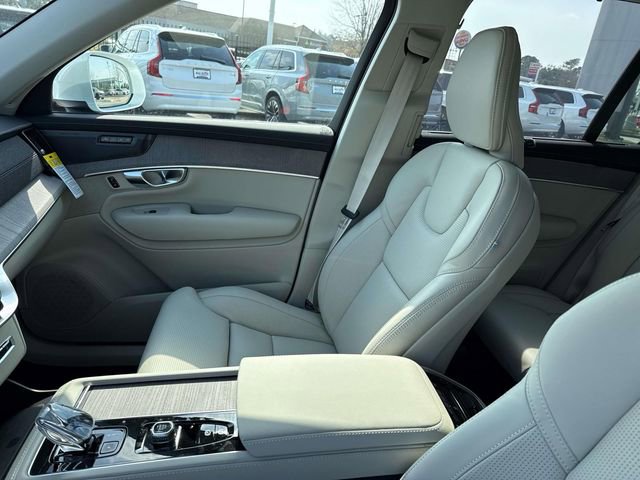 New 2026 Volvo XC90 B6 Ultra w/ Protection Package image 17