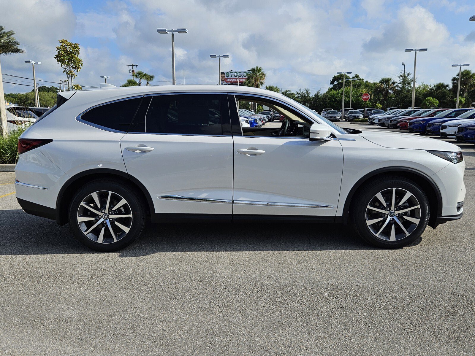 New 2025 Acura MDX FWD w/ Technology Package image 3