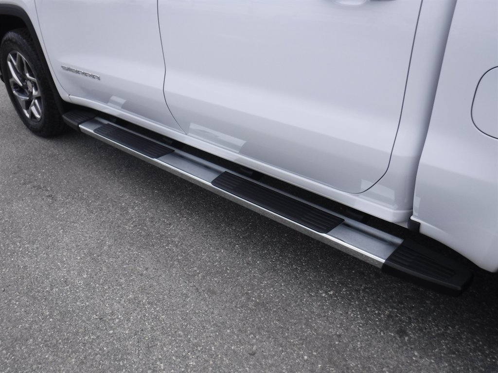 Used 2023 GMC Sierra 1500 SLT image 12