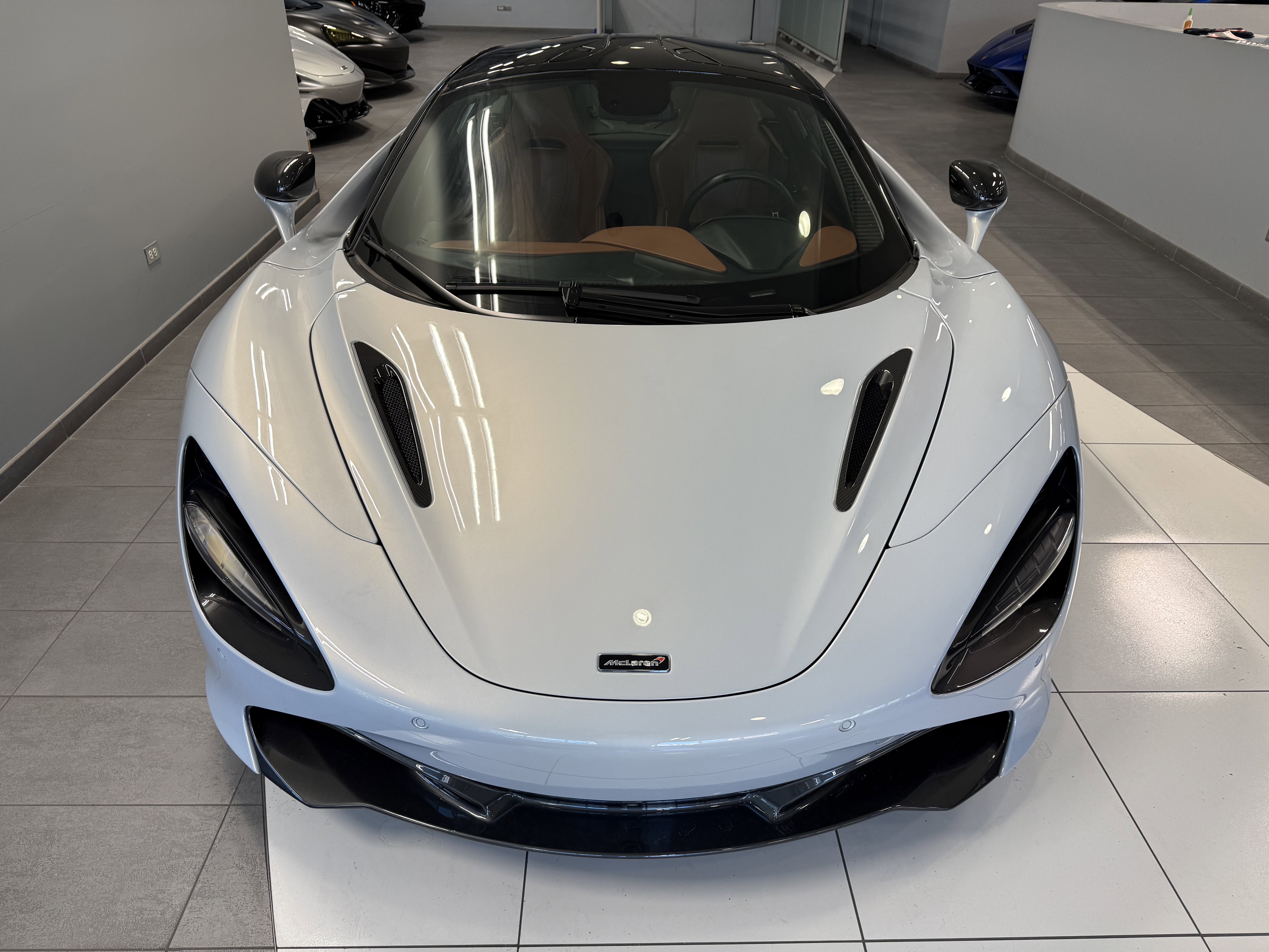 Used 2018 McLaren 720S image 11