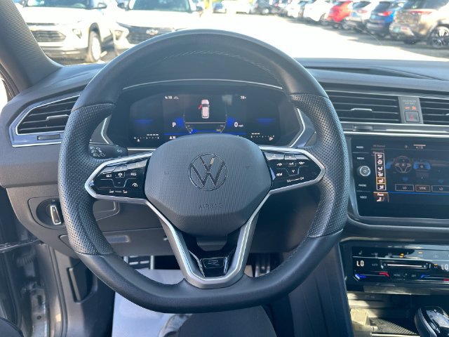 Used 2023 Volkswagen Tiguan SE R-Line AWD/4WD image 22
