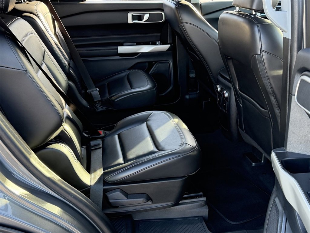 Used 2021 Ford Explorer XLT w/ Equipment Group 202A image 25