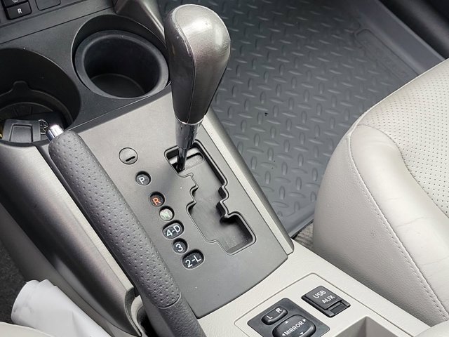 Used 2012 Toyota RAV4 Limited image 25