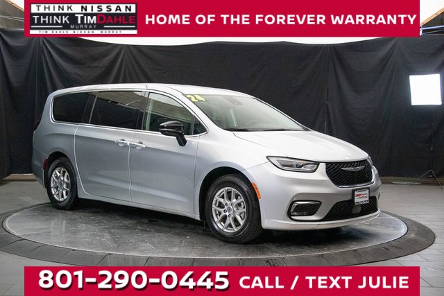 Used 2024 Chrysler Pacifica Touring-L image 1