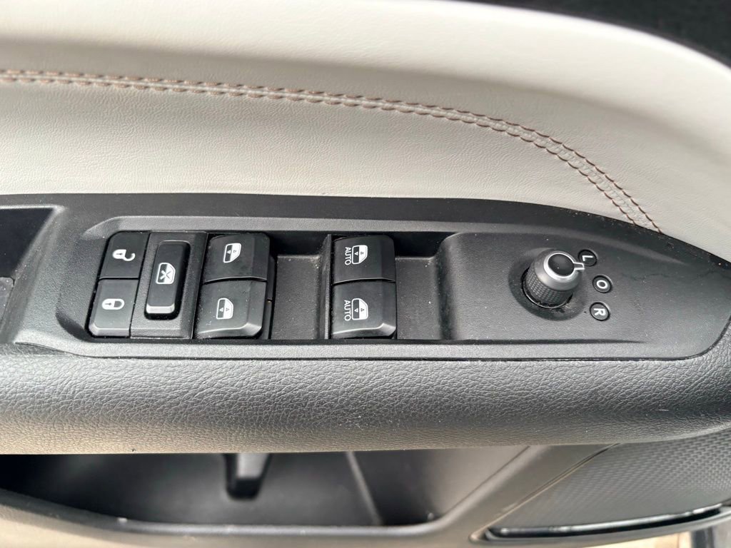 Used 2024 Jeep Compass Limited image 25