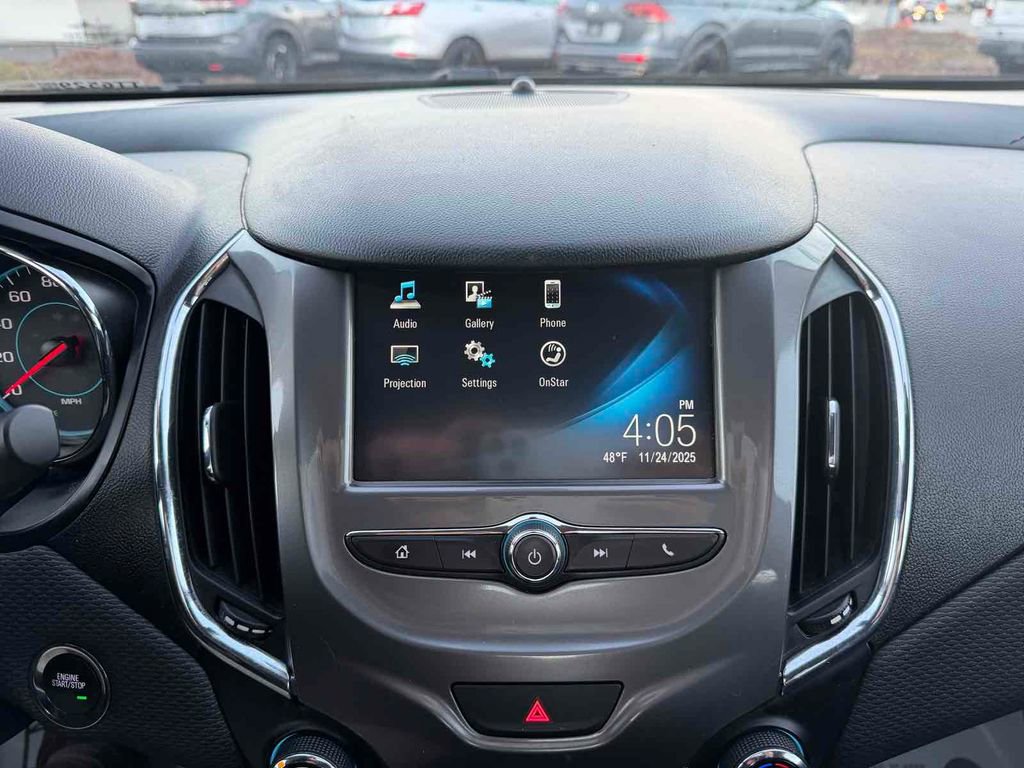 Used 2018 Chevrolet Cruze LT w/ Convenience Package image 26