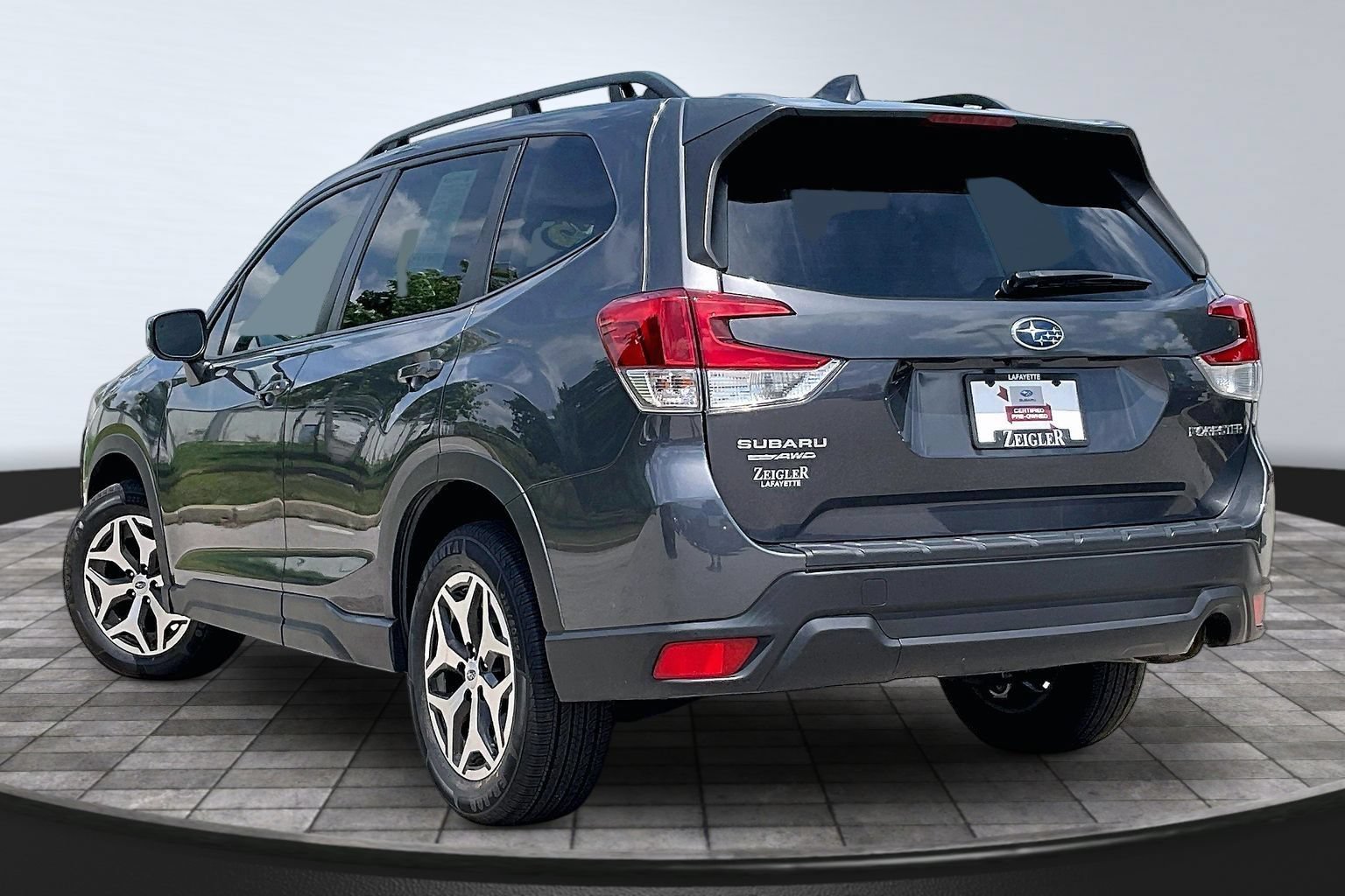 Certified 2023 Subaru Forester Premium AWD/4WD image 11