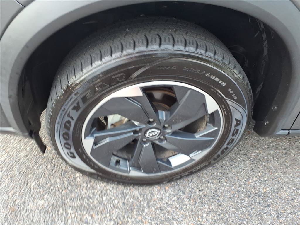 Used 2024 Nissan Rogue SV AWD/4WD image 10