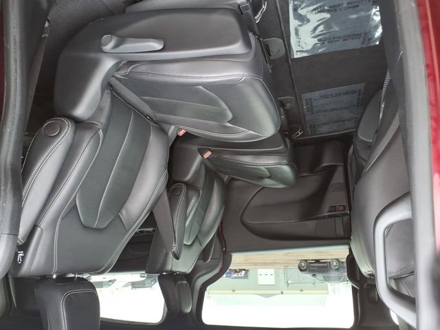 Used 2022 Chrysler Pacifica Touring-L w/ S Appearance Package image 12