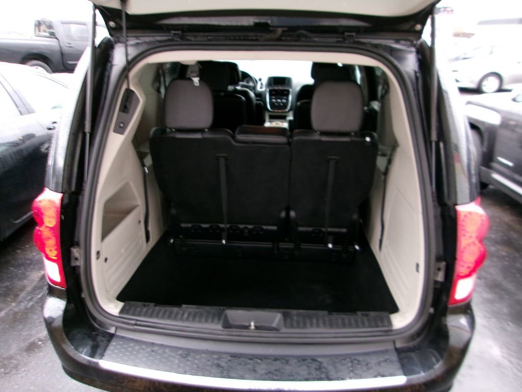 Used 2020 Dodge Grand Caravan SXT image 8