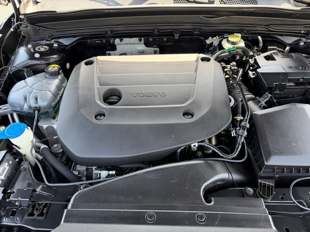 Certified 2023 Volvo XC40 B5 Core w/ Convenience Package image 35