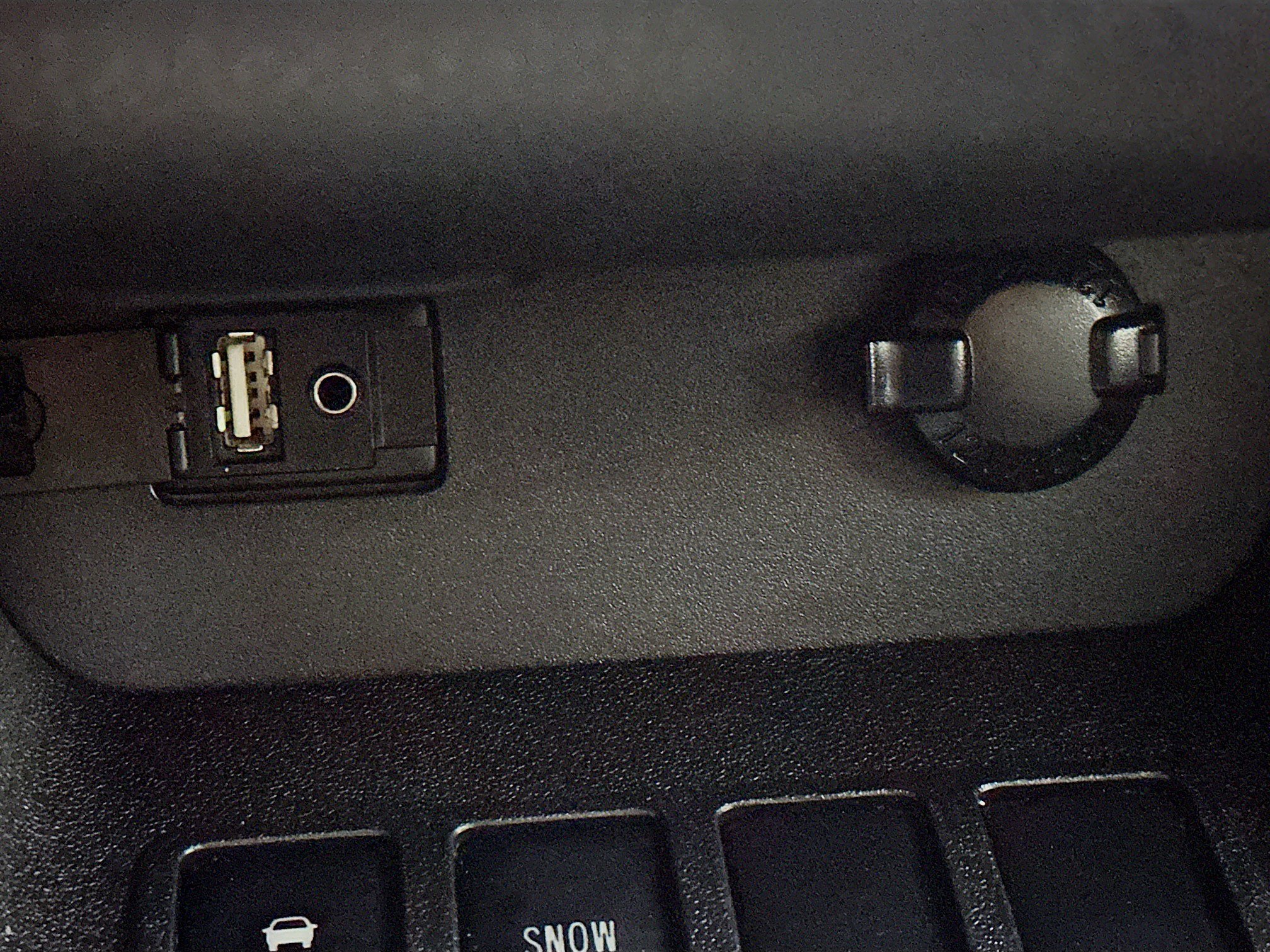 Used 2016 Toyota Highlander XLE image 25