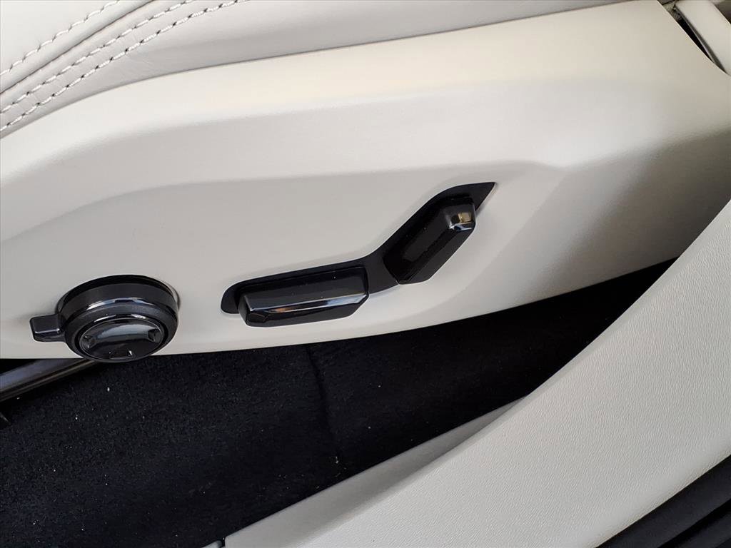 New 2026 Volvo XC90 T8 Ultra w/ Protection Package Premier image 17