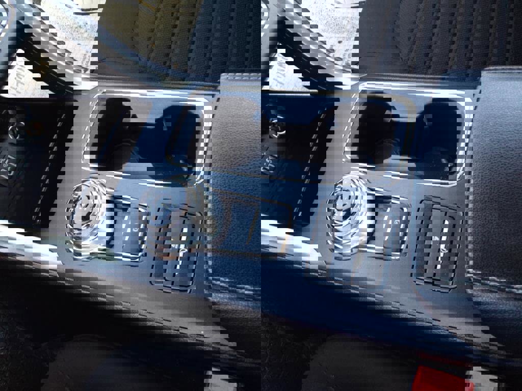 Used 2020 Ford Fusion SE image 24