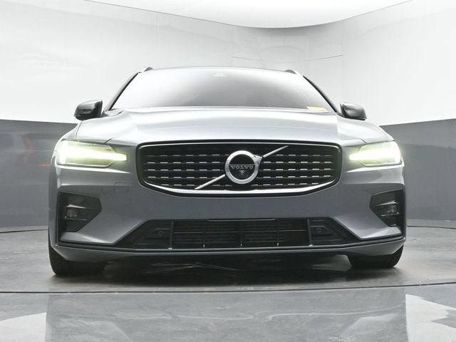 Used 2021 Volvo V60 T6 R-Design w/ Advanced Package FWD image 11