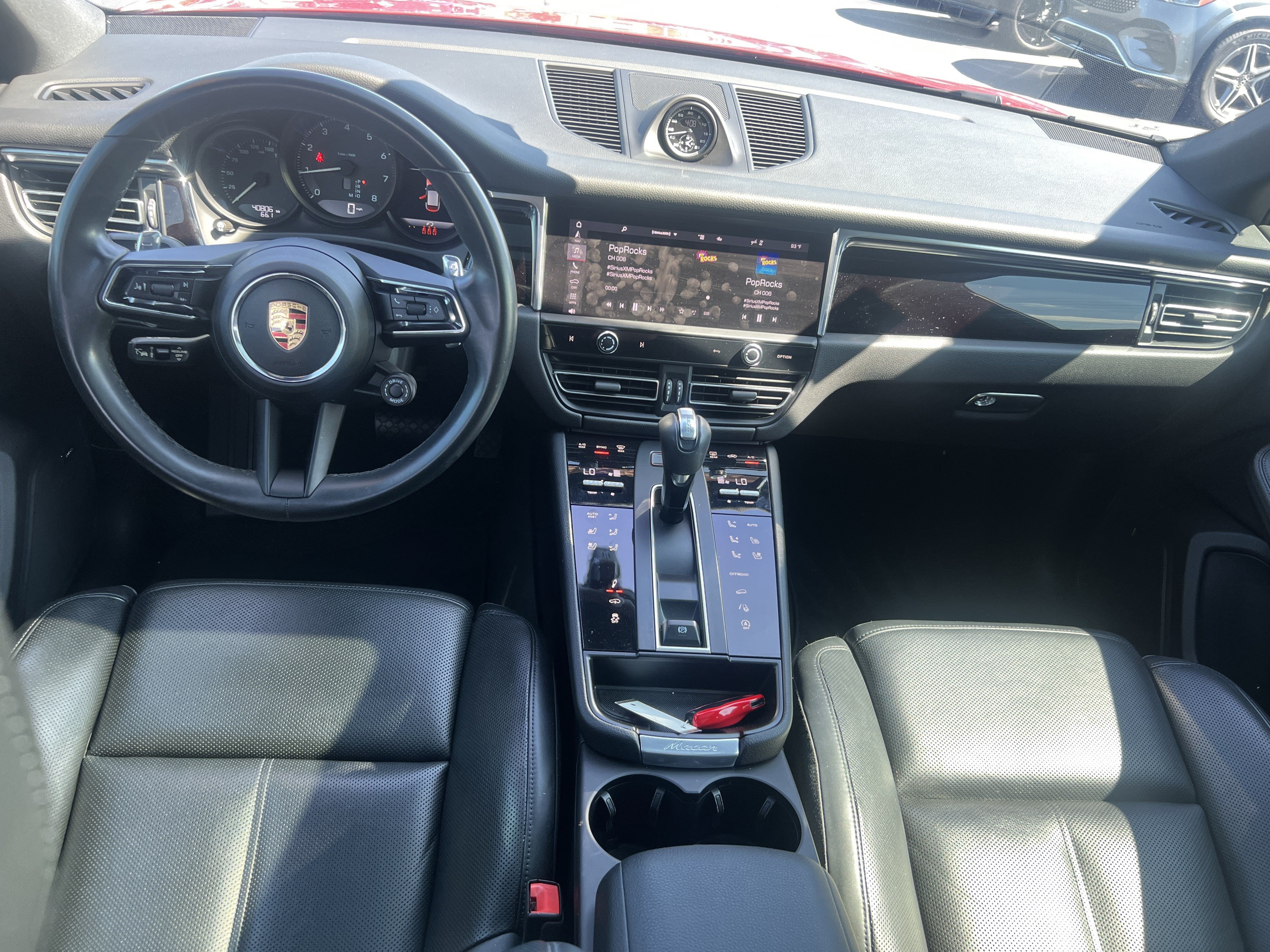 Used 2023 Porsche Macan AWD/4WD image 30