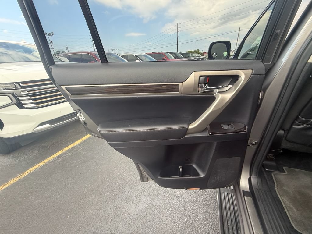 Used 2014 Lexus GX 460 AWD/4WD image 18