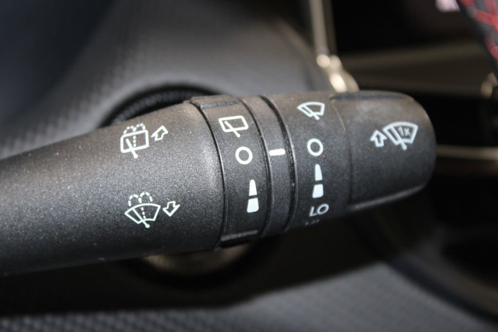 Used 2025 Jeep Compass Trailhawk image 36